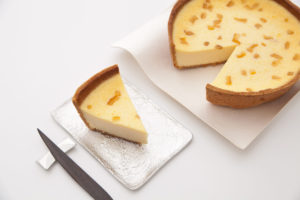 サワークリームとレモンと愛媛産柚子を効かせたクラシックチーズケーキ １２ｃｍ １７ｃｍ サクラスイーツ